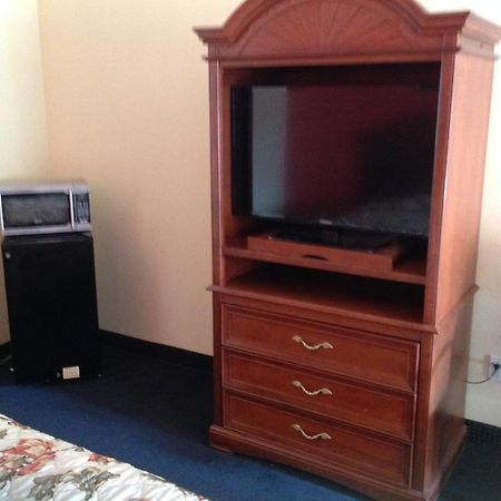 Executive Inn & Suites Shepherd Экстерьер фото